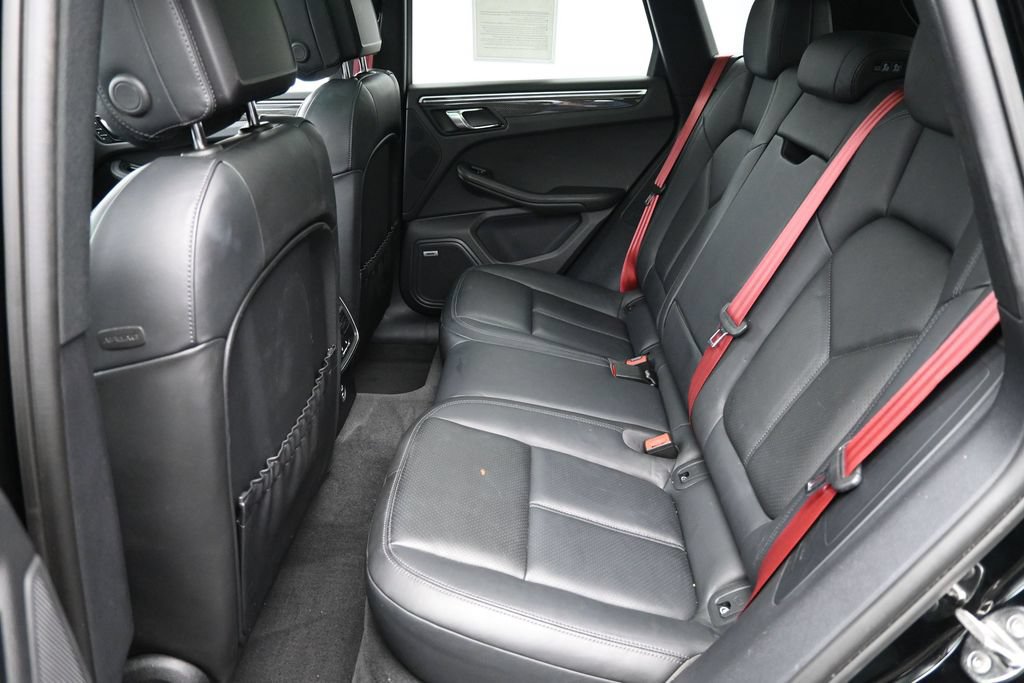 Certified 2023 Porsche Macan S AWD/4WD image 7