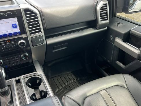 Used 2019 Ford F150 Platinum w/ Equipment Group 701A Luxury AWD/4WD image 38