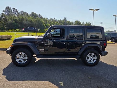 Used 2021 Jeep Wrangler Unlimited Sport AWD/4WD image 4