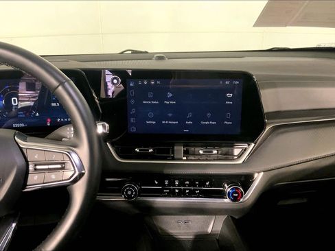 Used 2025 Chevrolet Equinox LT FWD image 6