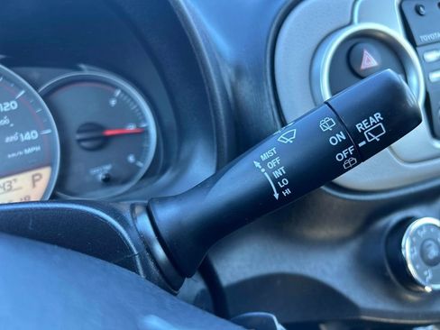 Used 2012 Toyota Yaris LE image 22