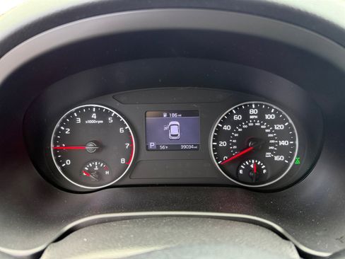 Certified 2022 Kia Seltos LX image 11