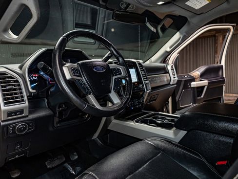 Used 2017 Ford F350 Lariat image 11