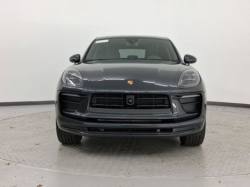 Used 2026 Porsche Macan AWD/4WD image 10