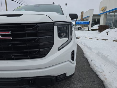 Used 2023 GMC Sierra 1500 Elevation image 9