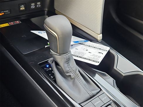 New 2026 Toyota Camry Hybrid image 17