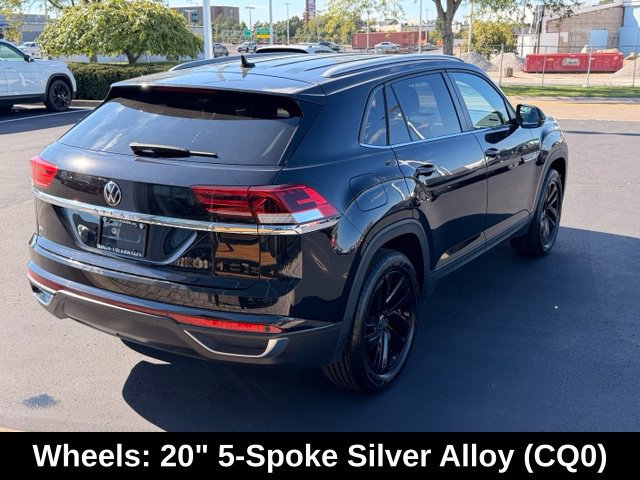 Certified 2021 Volkswagen Atlas Cross Sport SE FWD image 3