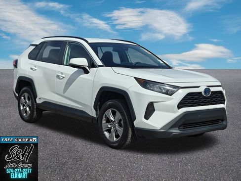 Used 2022 Toyota RAV4 LE AWD/4WD image 3