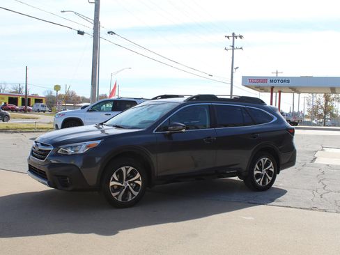 Used 2020 Subaru Outback Limited image 10