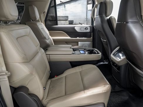 Used 2022 Lincoln Navigator L Reserve AWD/4WD image 33
