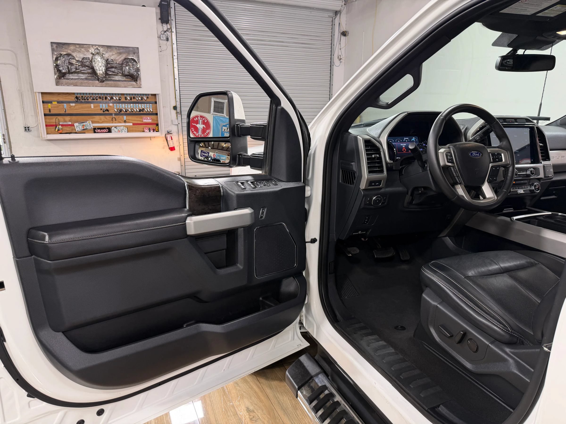 Used 2022 Ford F350 Lariat AWD/4WD image 13