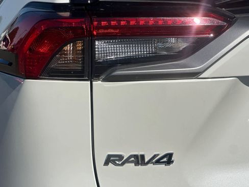 Used 2021 Toyota RAV4 XSE image 32