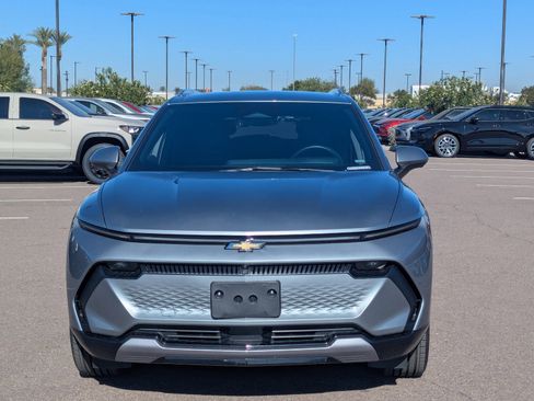Used 2025 Chevrolet Equinox EV LT w/ Convenience Package image 9