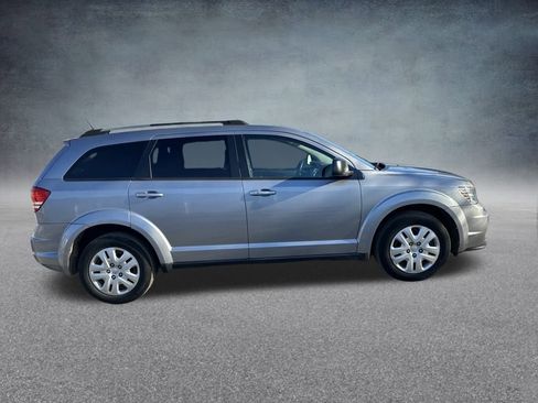 Used 2017 Dodge Journey SE image 7