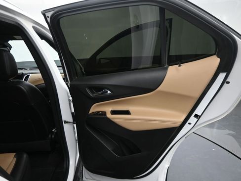 Used 2022 Chevrolet Equinox Premier FWD image 36