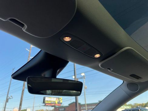 Used 2021 Tesla Model Y Long Range image 37