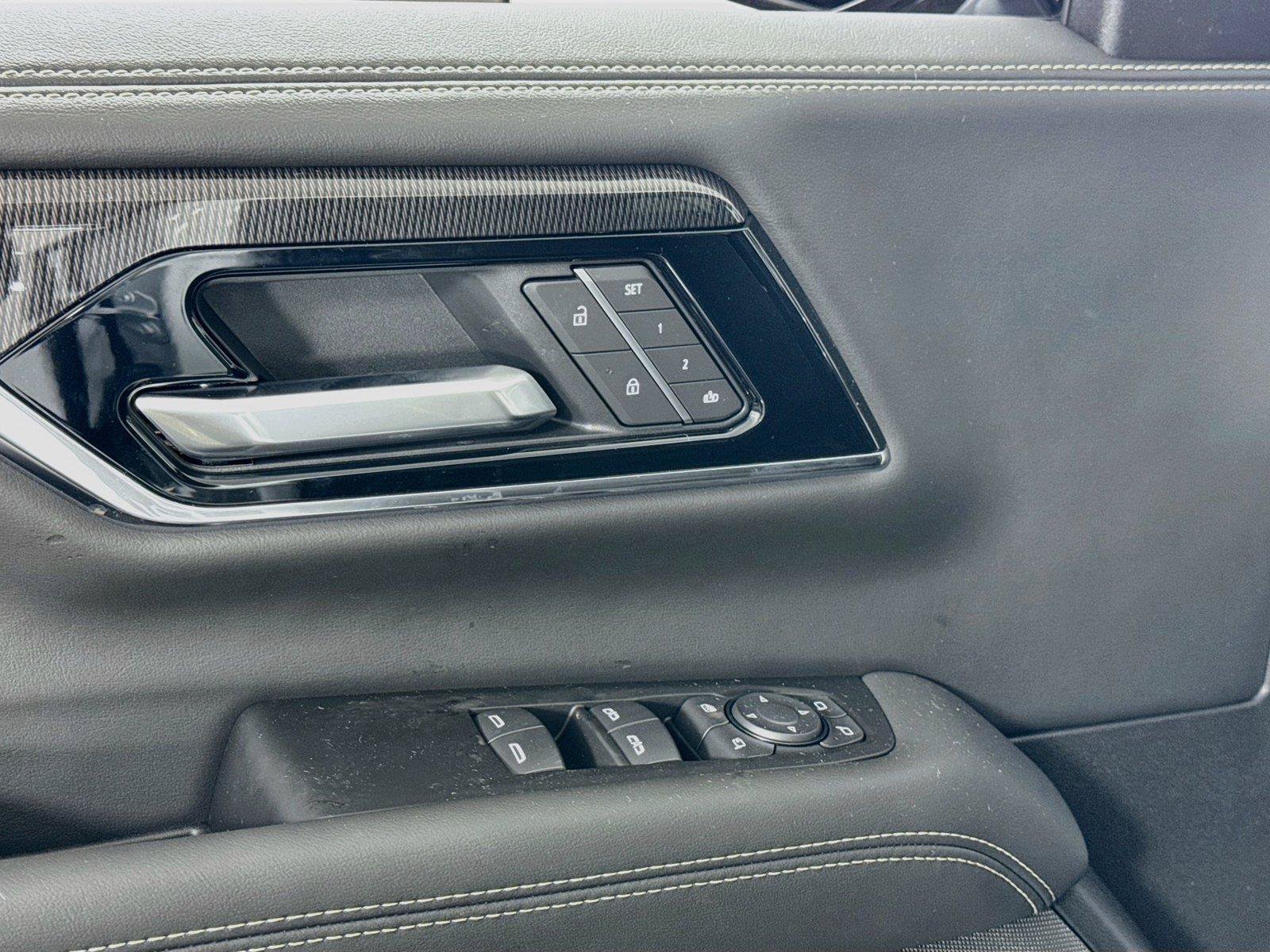 New 2027 GMC Yukon Elevation w/ Elevation Premium Package AWD/4WD image 12
