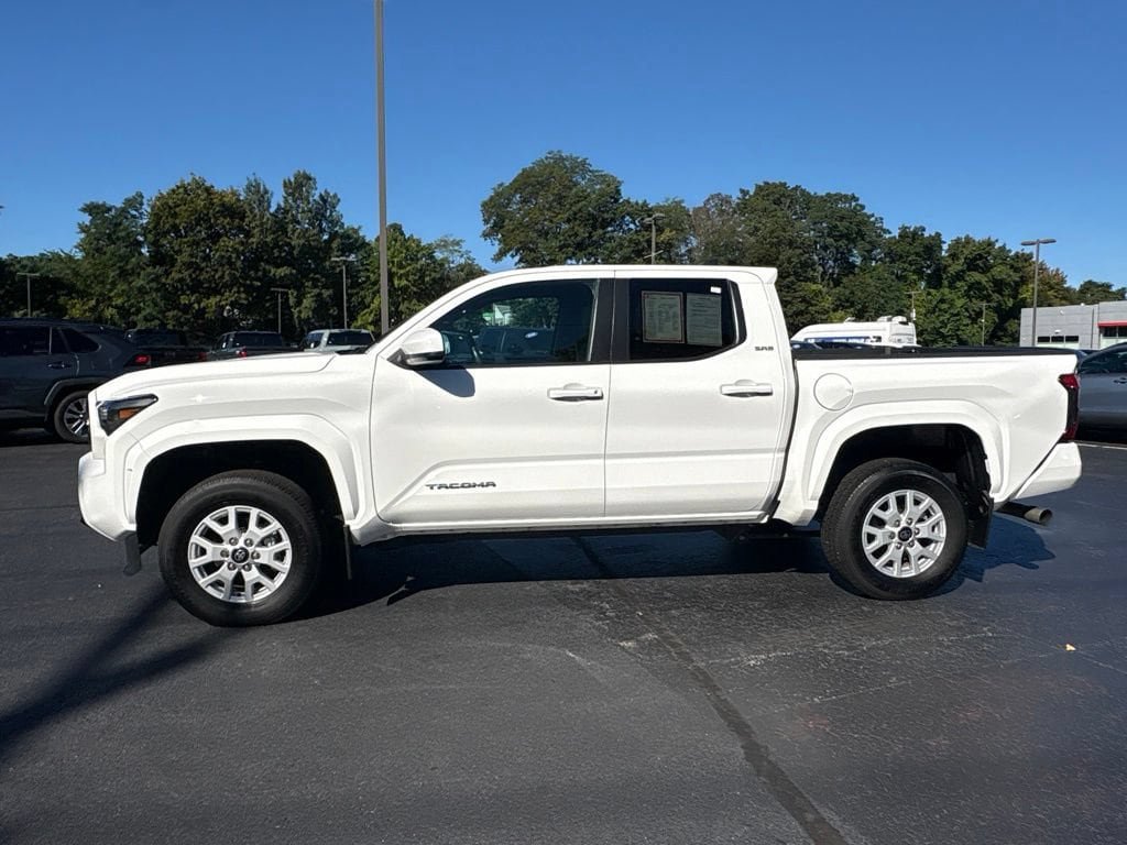 Certified 2024 Toyota Tacoma SR5 AWD/4WD image 3