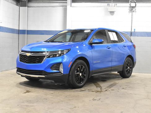 Used 2024 Chevrolet Equinox LT w/ LPO, Floor Liner Package FWD image 7