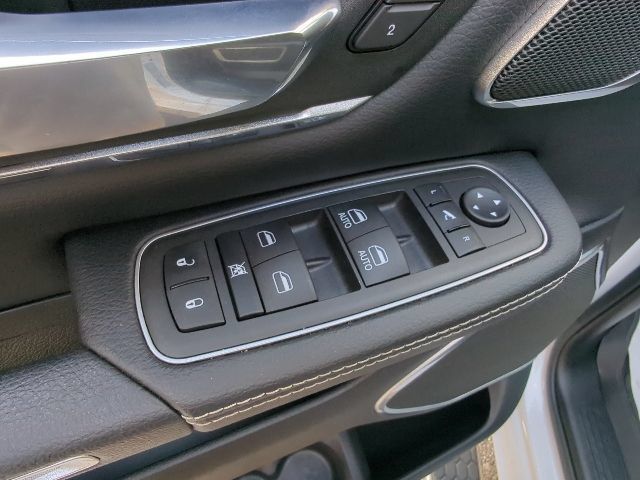 Used 2023 RAM 1500 Laramie AWD/4WD image 13