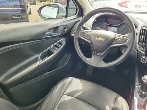 Used 2017 Chevrolet Cruze Premier image 13