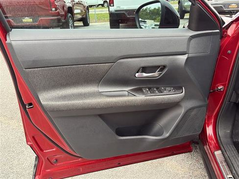 Used 2026 Nissan Kicks SV w/ Illumination Package FWD image 27