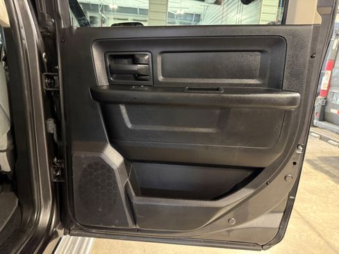 Used 2017 RAM 2500 Tradesman w/ Chrome Appearance Group image 18