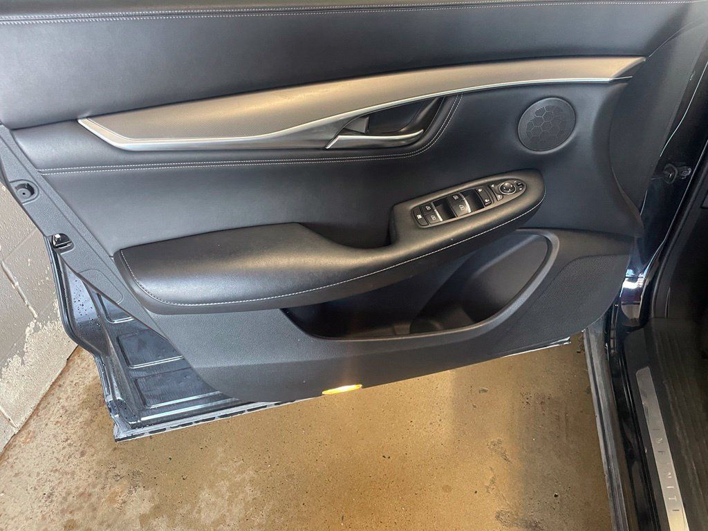 Used 2023 INFINITI QX55 Luxe w/ Cargo Package AWD/4WD image 9