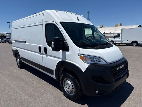 Used 2025 RAM ProMaster 3500 w/ Convenience Group FWD image 2