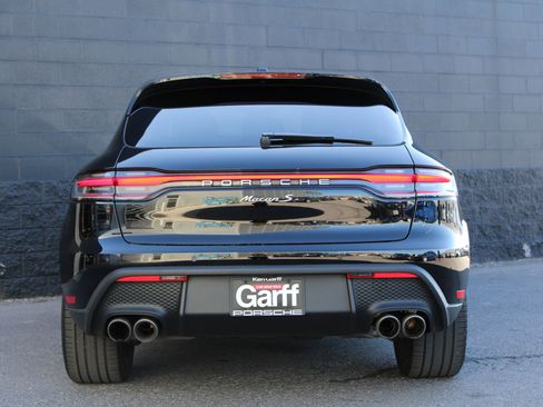 Certified 2023 Porsche Macan S image 11