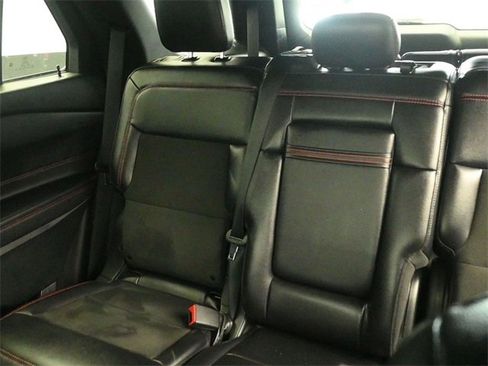 Used 2023 Ford Explorer ST-Line w/ Class IV Trailer Tow Package image 21