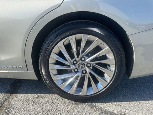 Used 2022 Lexus ES 300h Ultra Luxury image 32