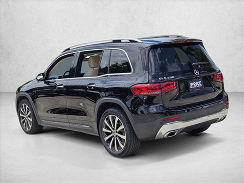 Used 2023 Mercedes-Benz GLB 250 4MATIC image 8