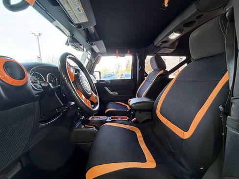 Used 2015 Jeep Wrangler Sahara image 11