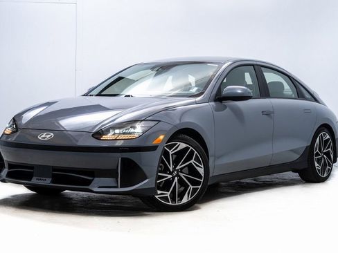 Used 2023 Hyundai Ioniq 6 SEL image 1