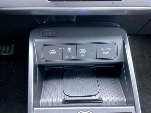 Used 2024 Hyundai Kona Limited image 16