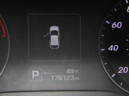 Used 2017 Hyundai Veloster Turbo image 19