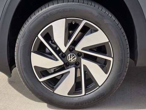 New 2026 Volkswagen Atlas SEL AWD/4WD image 9