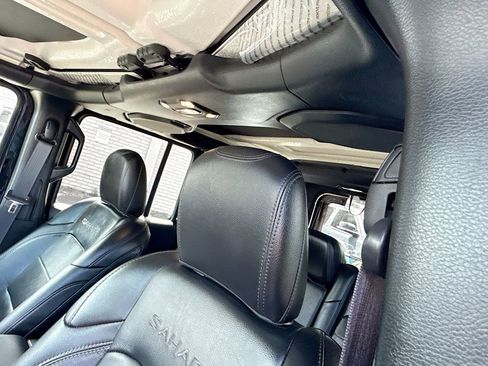 Used 2022 Jeep Wrangler Unlimited Sahara w/ Cold Weather Group image 20