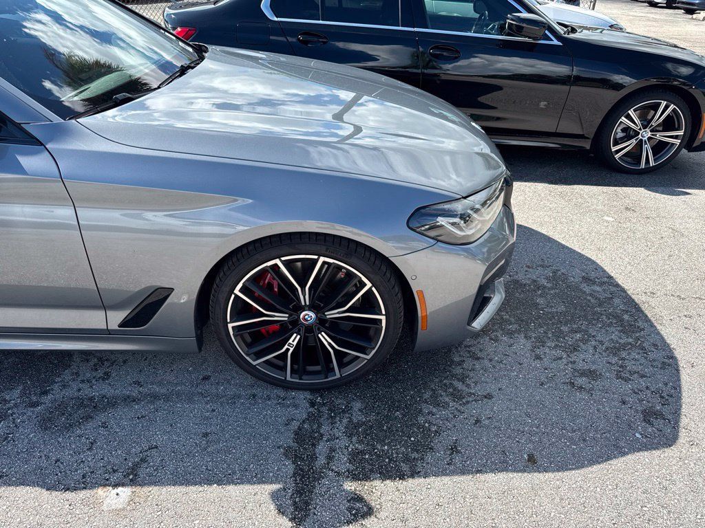Used 2023 BMW M550i xDrive w/ Executive Package AWD/4WD image 16