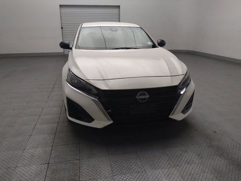 Used 2024 Nissan Altima 2.5 SV FWD image 14