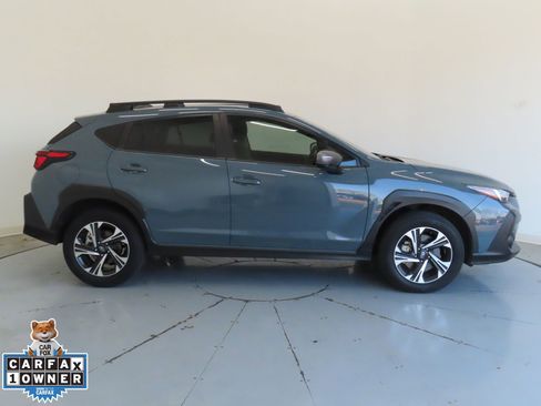 Used 2024 Subaru Crosstrek 2.0i Premium image 2