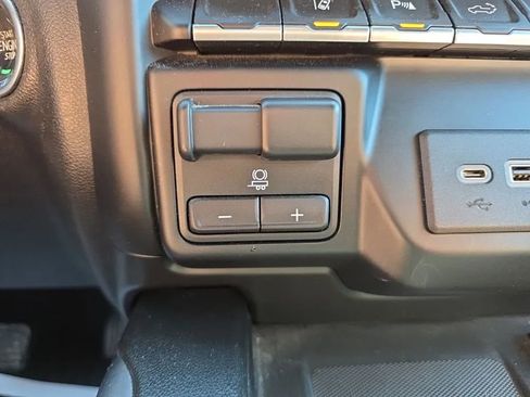 Used 2020 Chevrolet Silverado 2500 High Country w/ Technology Package AWD/4WD image 33
