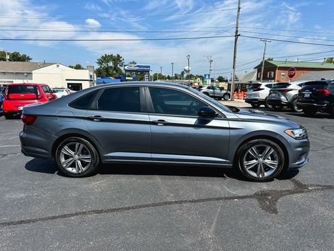 Used 2021 Volkswagen Jetta R-Line FWD image 9