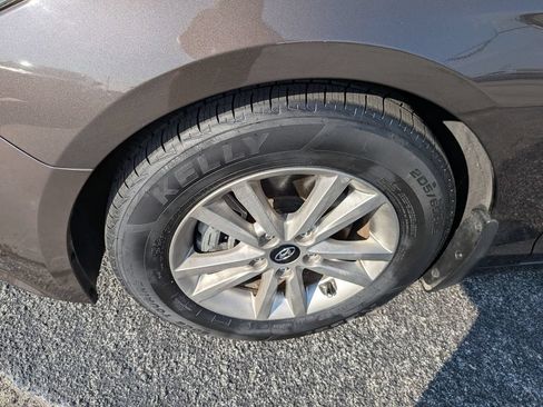 Used 2015 Hyundai Sonata SE w/ Option Group 09 FWD image 7