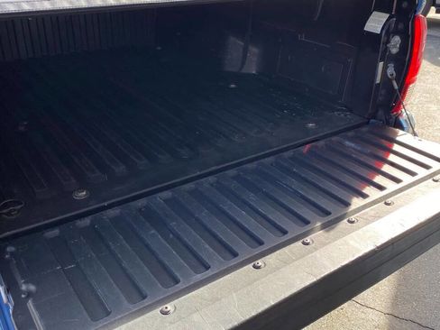 Used 2019 Toyota Tacoma SR5 RWD image 25