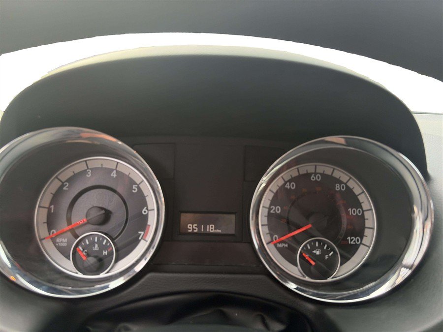Used 2019 Dodge Grand Caravan SE FWD image 23