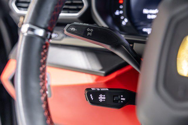 Used 2022 Lamborghini Urus AWD/4WD image 43
