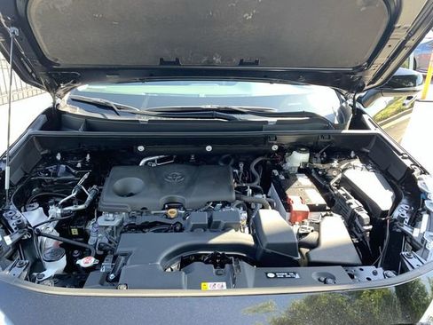 Used 2025 Toyota RAV4 XLE w/ Convenience Package FWD image 16