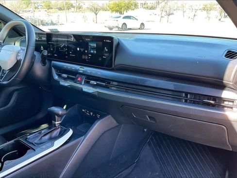 Certified 2025 Kia K4 GT-Line w/ GT-Line Premium Package image 23